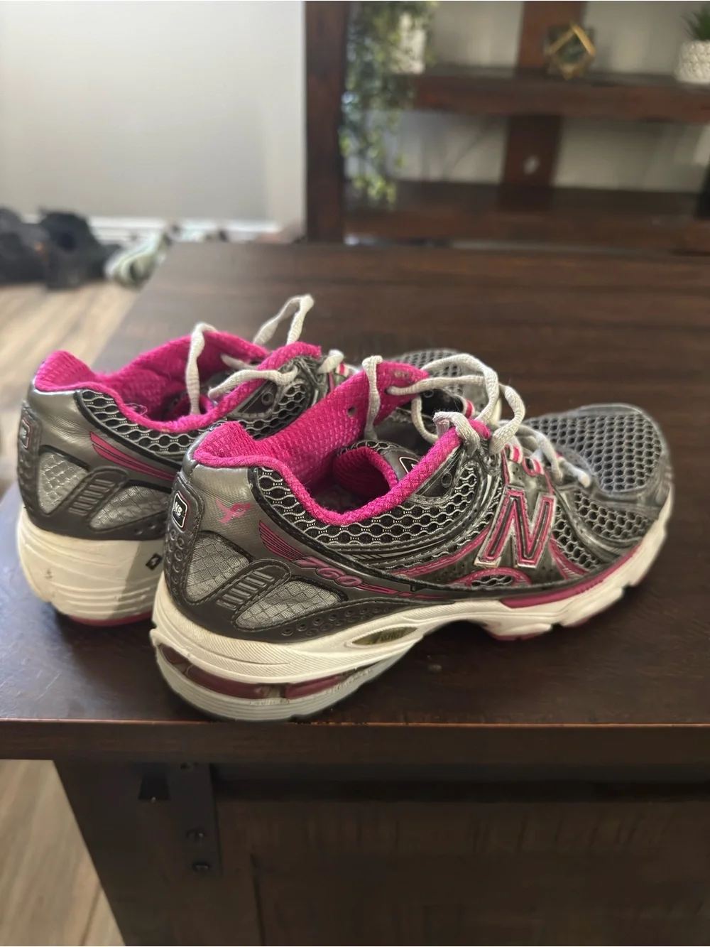 New Balance 760 Susan G Komen Breast Cancer Edition Shoes WR760KM SZ 6 1/5 Women - Picture 2 of 6